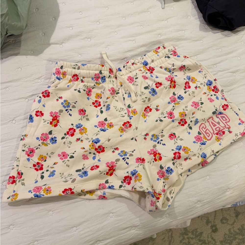 GAP Cream Floral Shorts with Red and Blue Accents